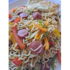 Veggies noodles with sausage