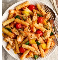 Vegetable pasta with shredded chicken 