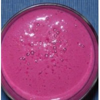 Beetroot strawberry & yoghurt smoothie 